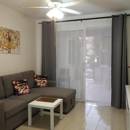 Newly Furbished Near Corallia Beach Apartamento Peyia
